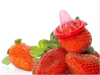 condom-with-fruit-flavor-and-strawberries
