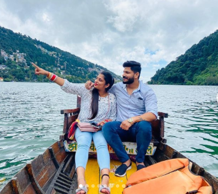 Couples at Nainital lake