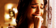Sonam Kapoor crying
